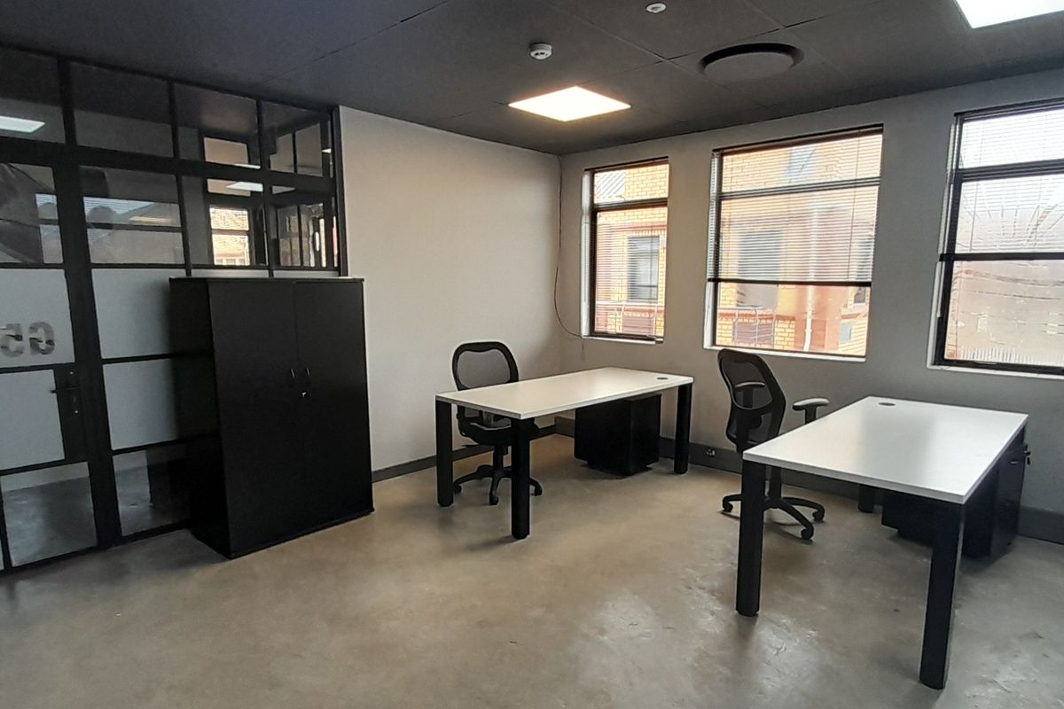Professionally Furnished Office Suite in a Premium Business Location - Photo 4