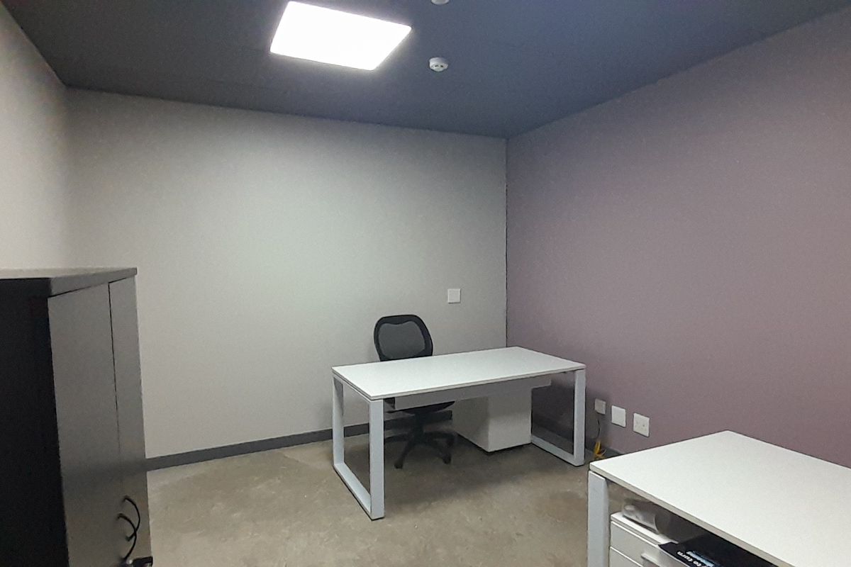 Affordable Furnished Office in a Prestigious Pretoria East Office Park - Photo 2