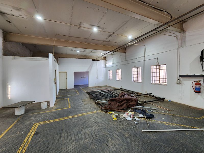 2,800m2 Freestanding Industrial Property For Sale | High Office Ratio - Photo 10
