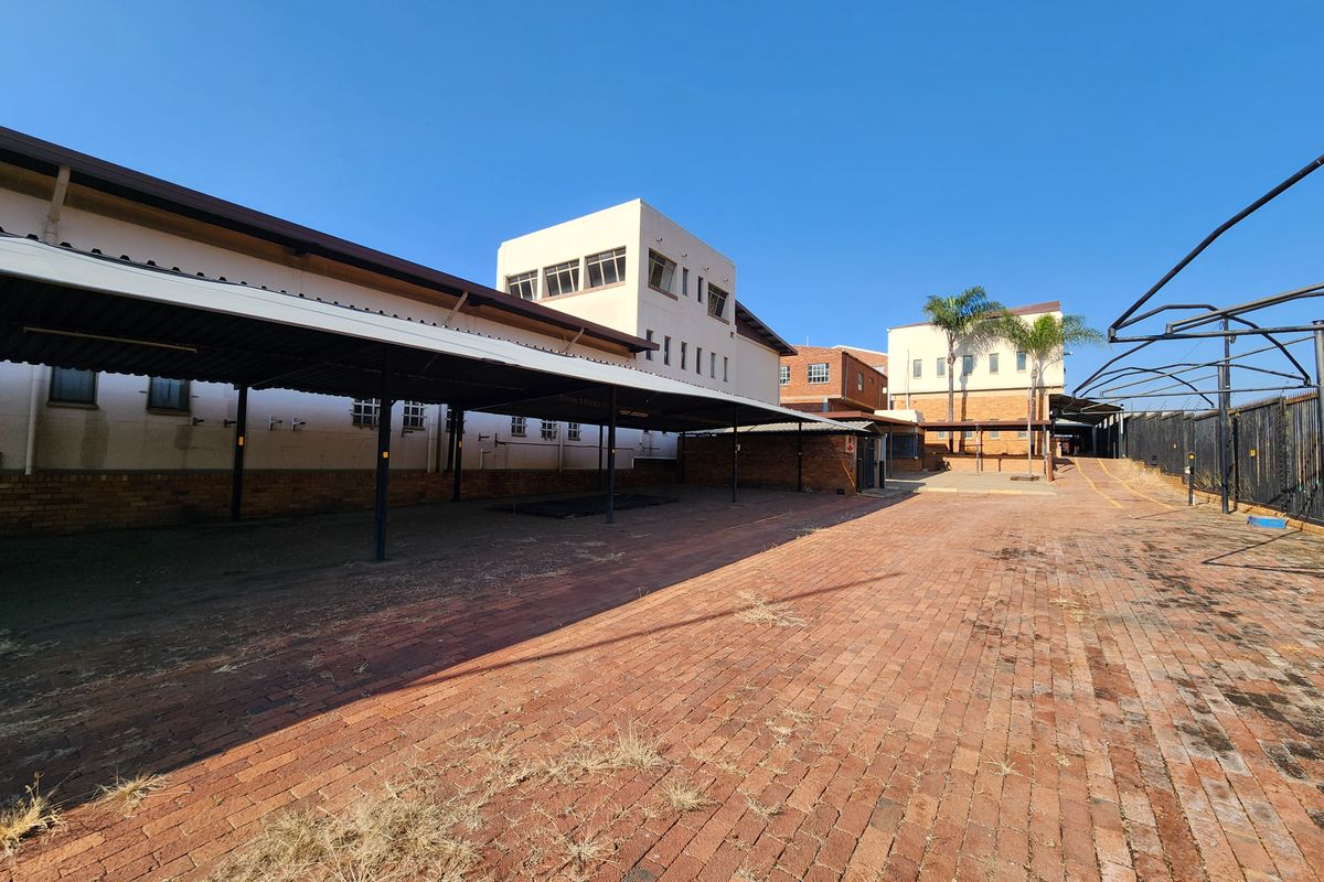 2,800m2 Freestanding Industrial Property For Sale | High Office Ratio - Photo 4