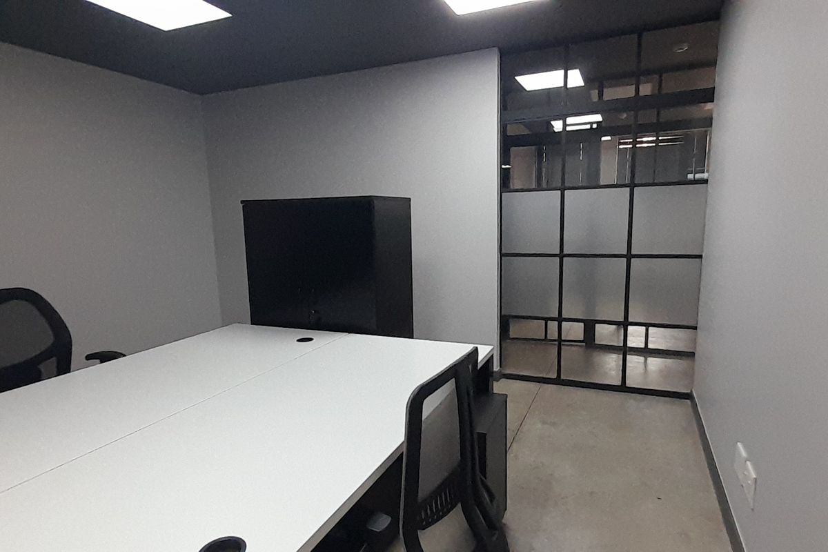 Well Positioned Office Suite for Small Professional Businesses - Photo 3