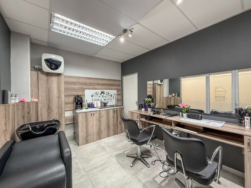 Prime Office Space for Sale in Warne House - Photo 2