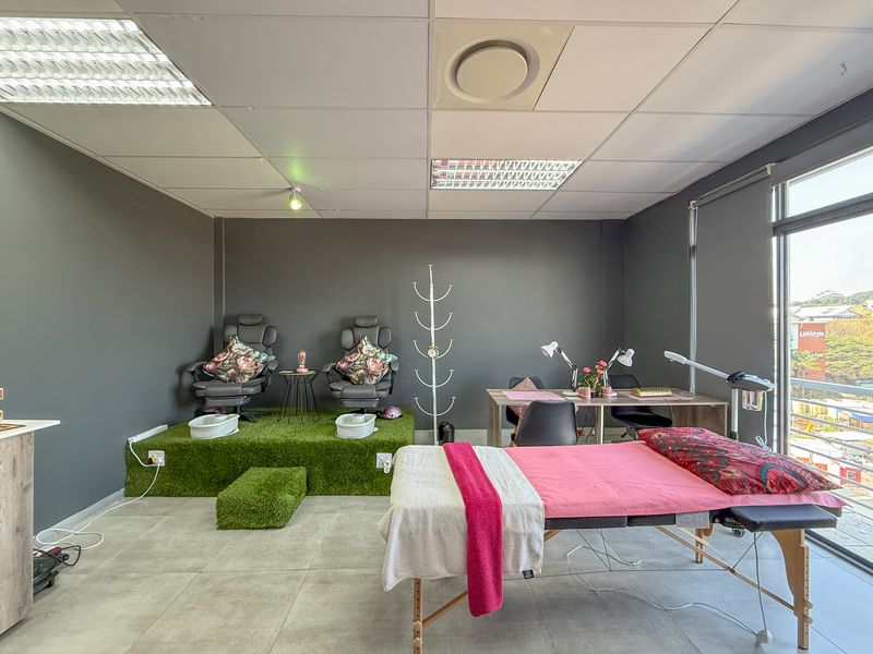 Prime Office Space for Sale in Warne House - Photo 4