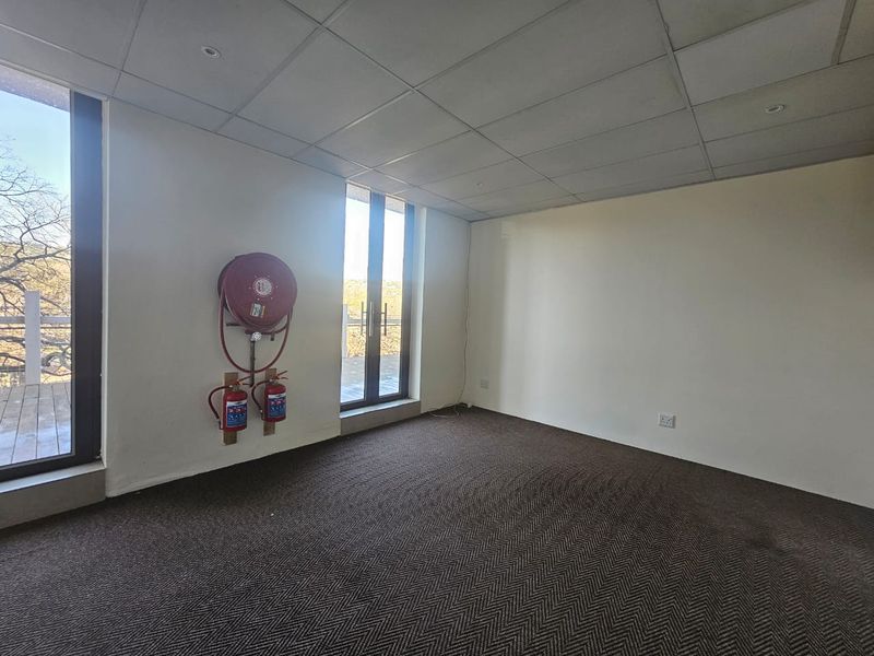 TO LET – Modern Offices | 169 m2 | Waterkloof Corner - Photo 8