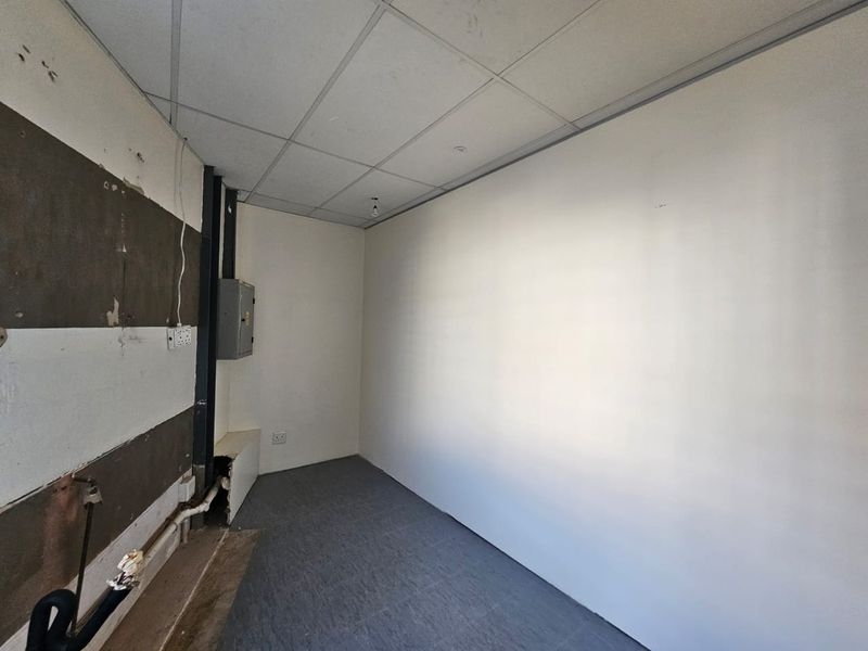 TO LET – Modern Offices | 169 m2 | Waterkloof Corner - Photo 6