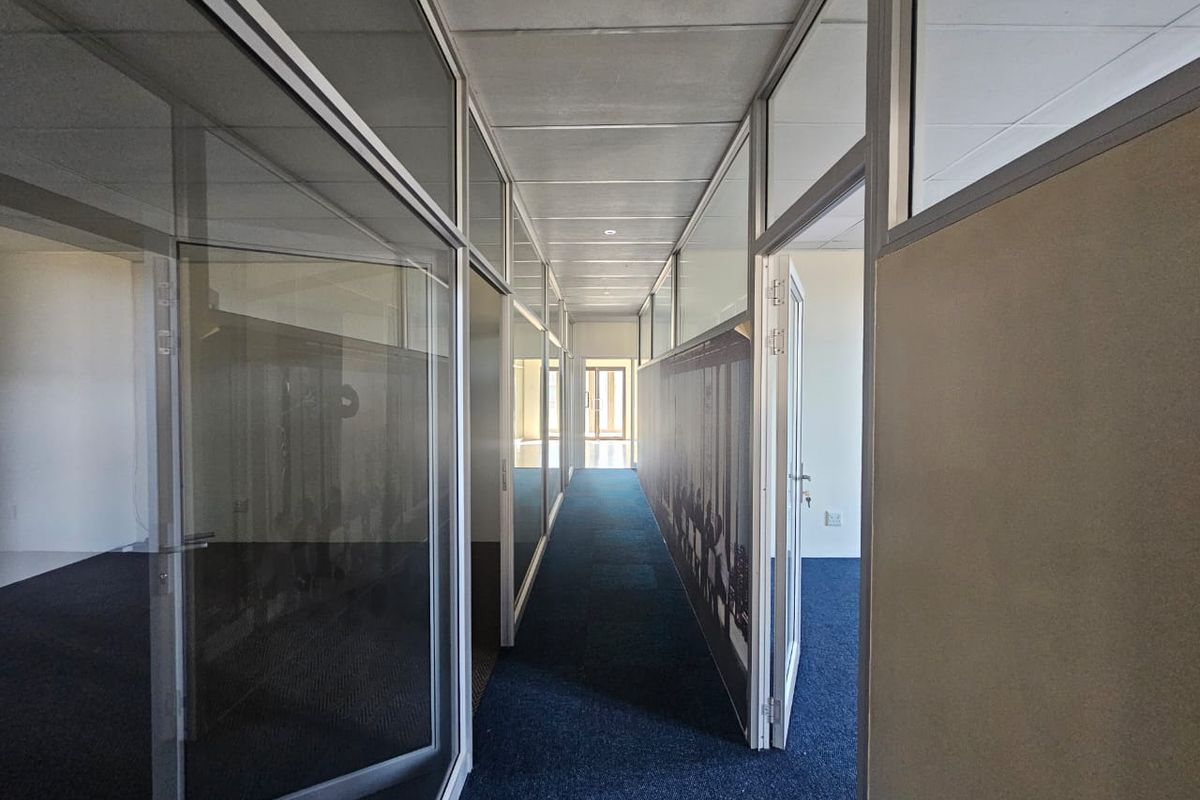 TO LET – Modern Offices | 169 m2 | Waterkloof Corner - Photo 3