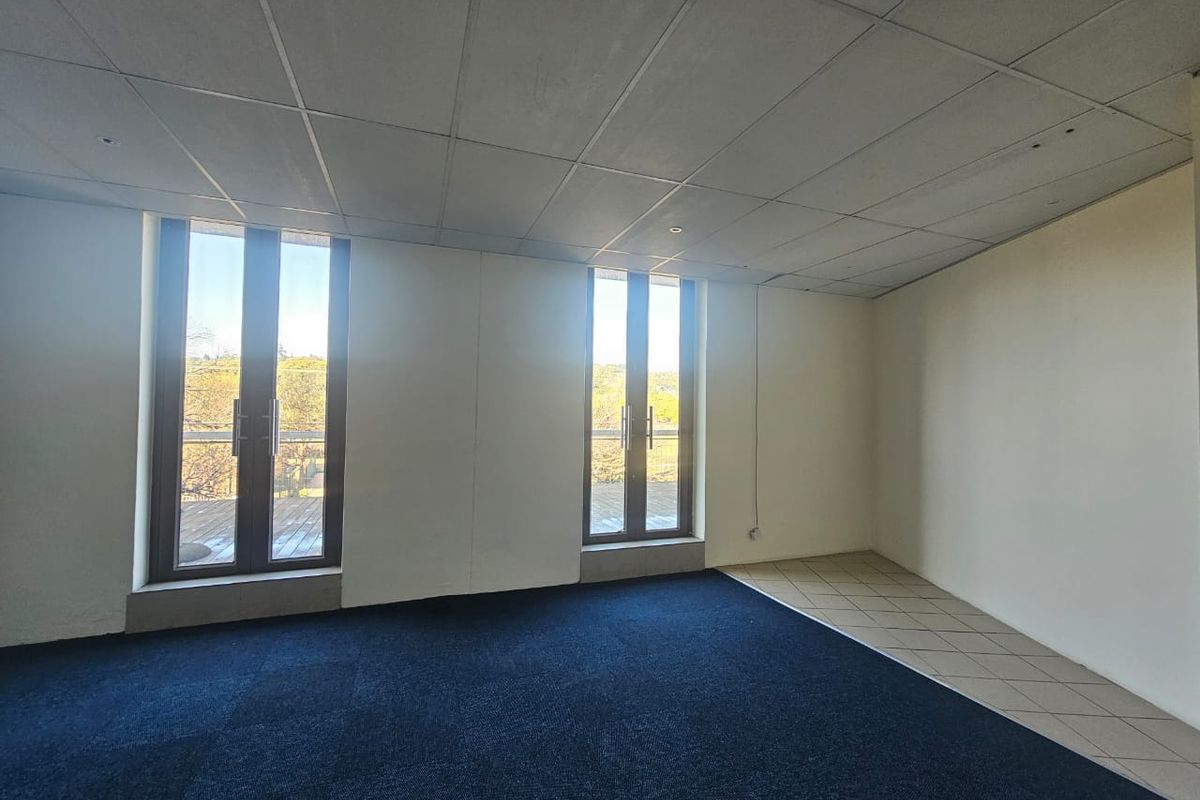 TO LET – Modern Offices | 169 m2 | Waterkloof Corner - Photo 4
