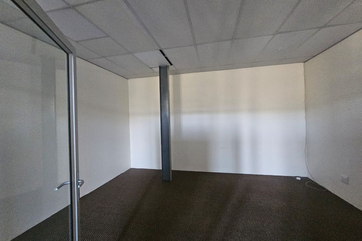 TO LET – Modern Offices | 169 m2 | Waterkloof Corner - Photo 5