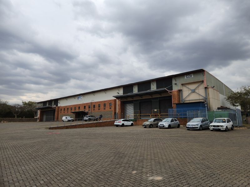 3502m2 A Grade Freestanding Logistics Warehouse with Superlink Access To Let, Rosslyn - Photo 1