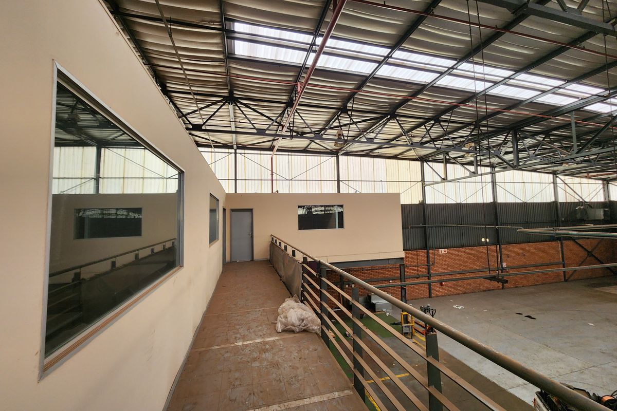3502m2 A Grade Freestanding Logistics Warehouse with Superlink Access To Let, Rosslyn - Photo 4