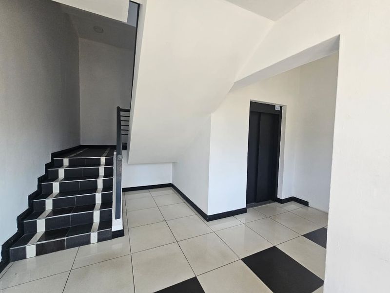 TO LET – Open-Plan Commercial Space | 556 m2 | Waterkloof Corner - Photo 2