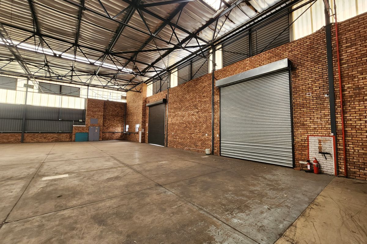 High-Capacity Freestanding 5746m2 A Grade Warehouse To Let in Rosslyn - Photo 3