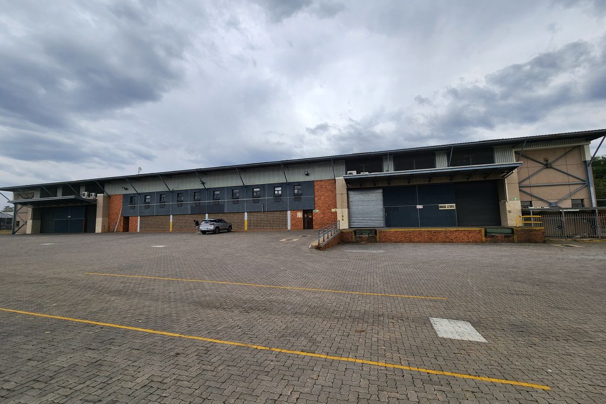 High-Capacity Freestanding 5746m2 A Grade Warehouse To Let in Rosslyn - Photo 2