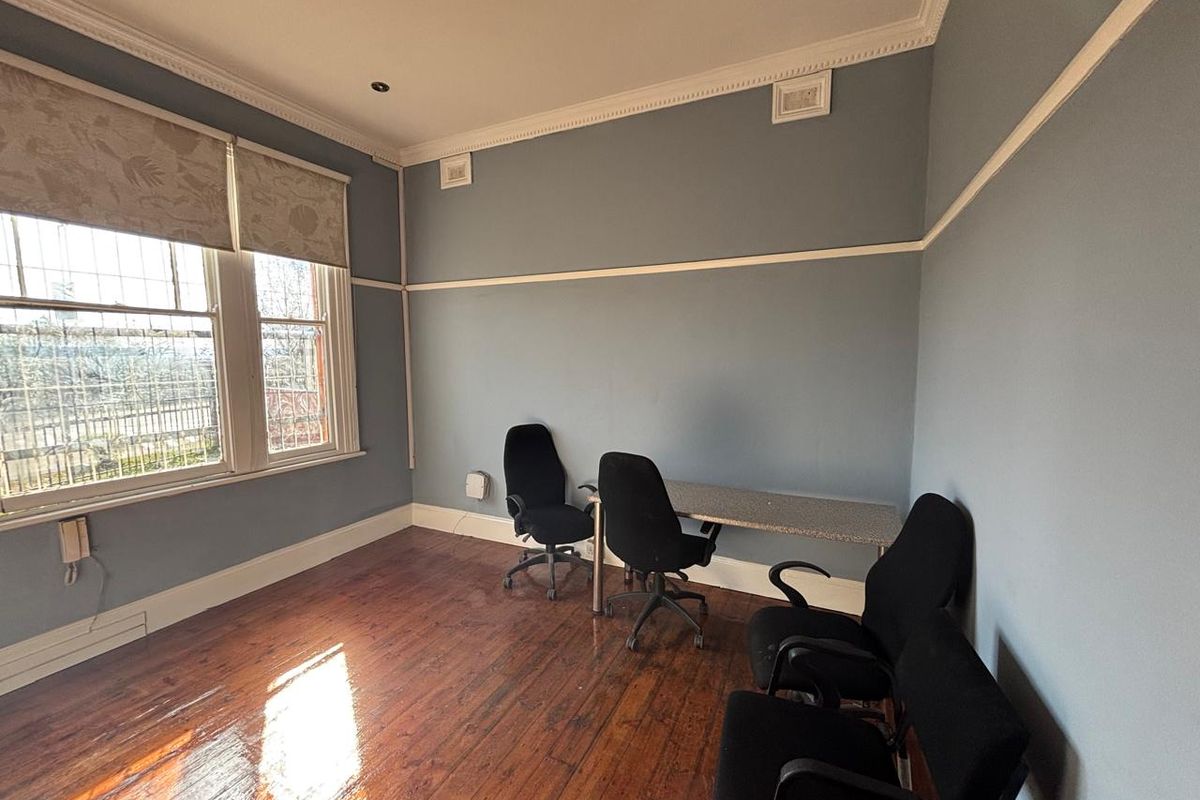 150sqm Office to Let in Scottsville at R16000-00 per month plus Vat. - Photo 4