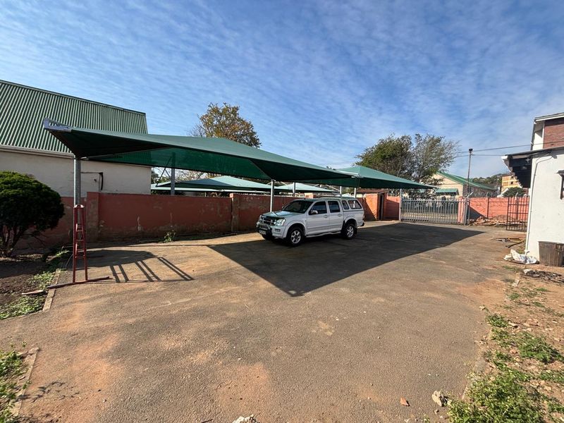 150sqm Office to Let in Scottsville at R16000-00 per month plus Vat. - Photo 8