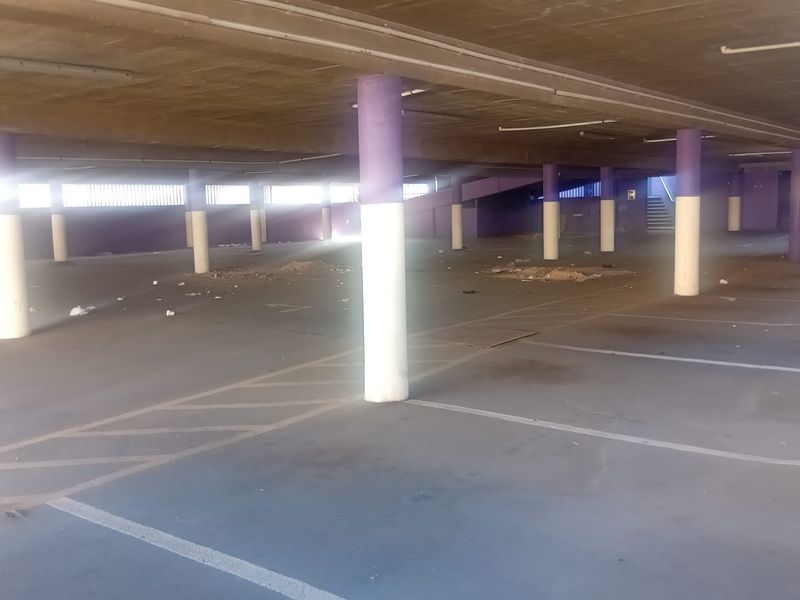 Versatile 4 Storey Building with parking for 60 cars - Photo 10