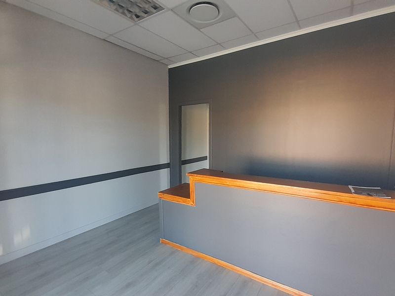 Professional First Floor Office at The Village Shopping Centre - Photo 4