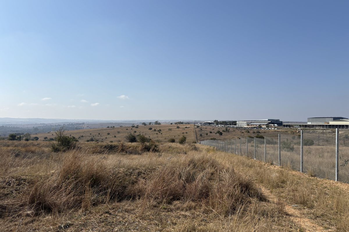 Prime 20.3 Hectare Development Opportunity Bordering Lanseria Airport - Photo 3