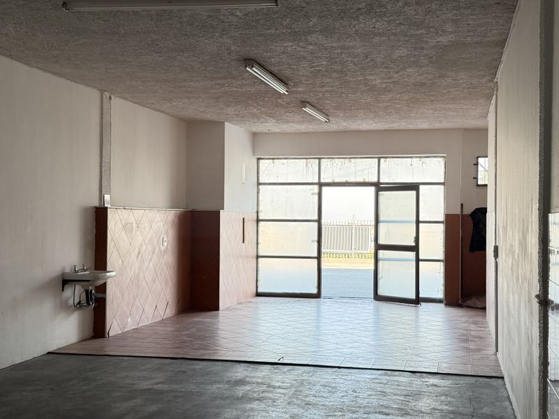 75m2 Warehouse & Office Unit in Gallagher Corner, Secure Midrand Business Address - Photo 3