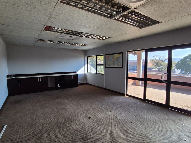 1,088m2 Warehouse To Let, Prime Industrial Opportunity in Waltloo, Immediately Available - Photo 6