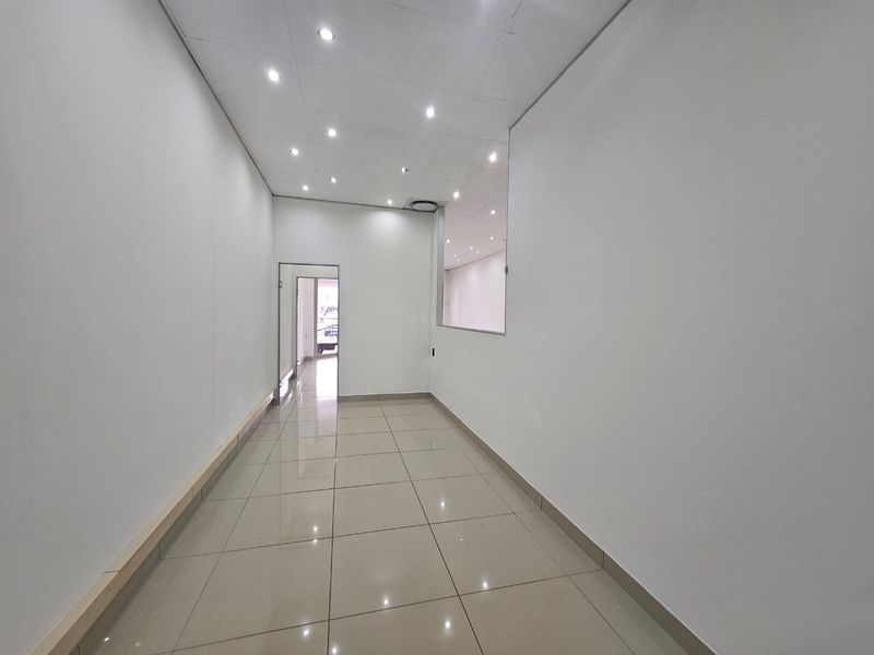 *TO LET | Modern Retail Space Available | 75 m2 | Gift Acres Shopping Centre | Lynnwood, Pretoria - Photo 8