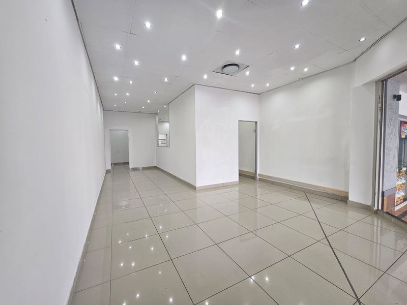 *TO LET | Modern Retail Space Available | 75 m2 | Gift Acres Shopping Centre | Lynnwood, Pretoria - Photo 2
