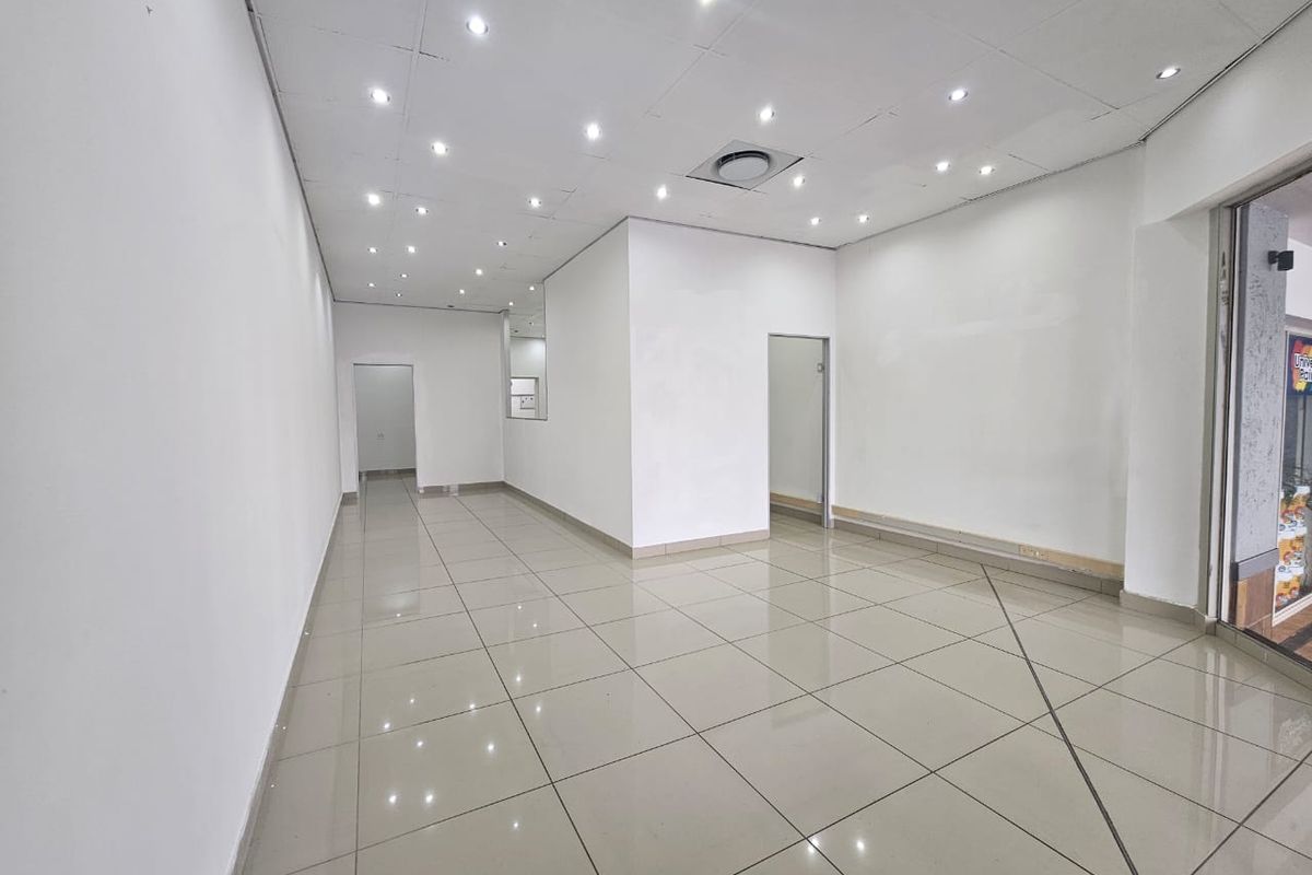 *TO LET | Modern Retail Space Available | 75 m2 | Gift Acres Shopping Centre | Lynnwood, Pretoria - Photo 2