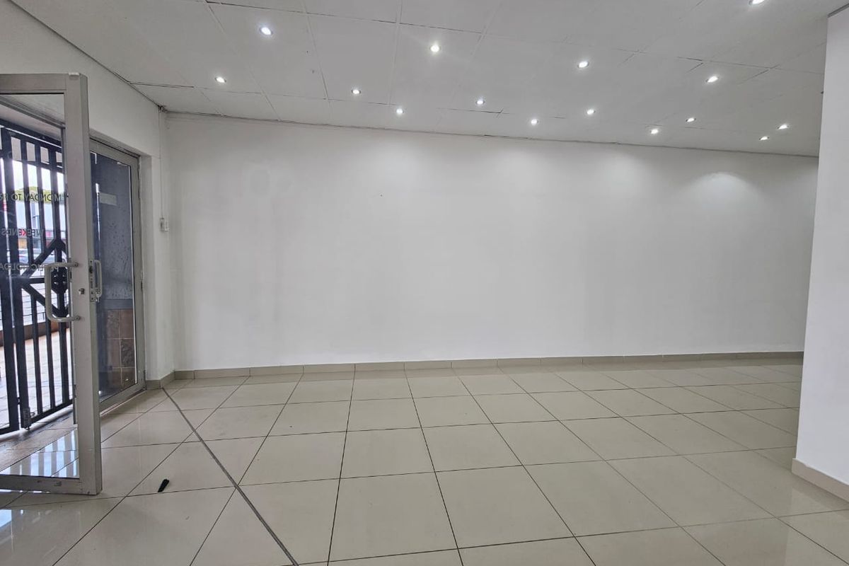 *TO LET | Modern Retail Space Available | 75 m2 | Gift Acres Shopping Centre | Lynnwood, Pretoria - Photo 3