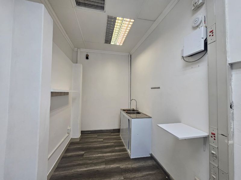 *TO LET | Modern Retail Space Available | 75 m2 | Gift Acres Shopping Centre | Lynnwood, Pretoria - Photo 10