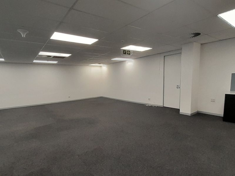 Modern Open Plan Office in the Heart of Menlyn's Commercial Hub - Photo 10