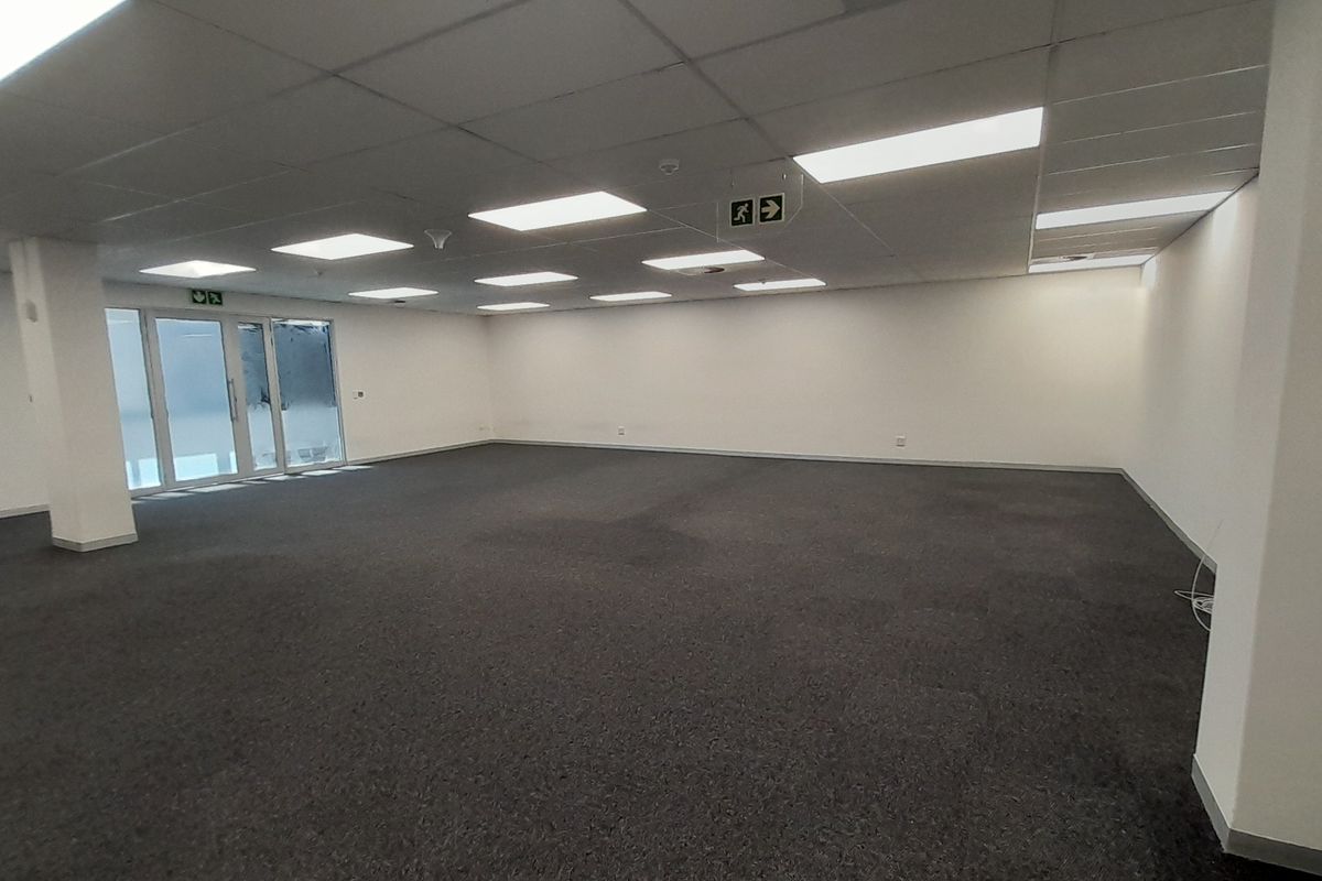 Modern Open Plan Office in the Heart of Menlyn's Commercial Hub - Photo 5