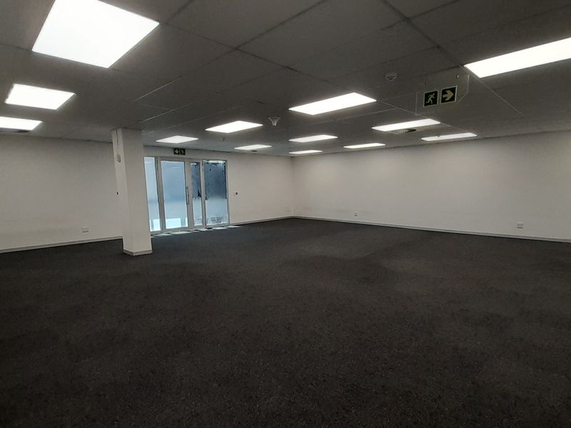 Modern Open Plan Office in the Heart of Menlyn's Commercial Hub - Photo 3