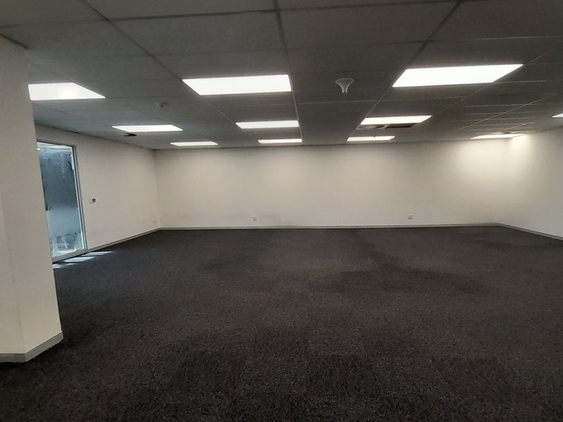 Modern Open Plan Office in the Heart of Menlyn's Commercial Hub - Photo 8