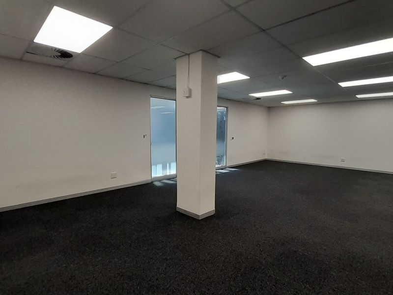 Modern Open Plan Office in the Heart of Menlyn's Commercial Hub - Photo 6