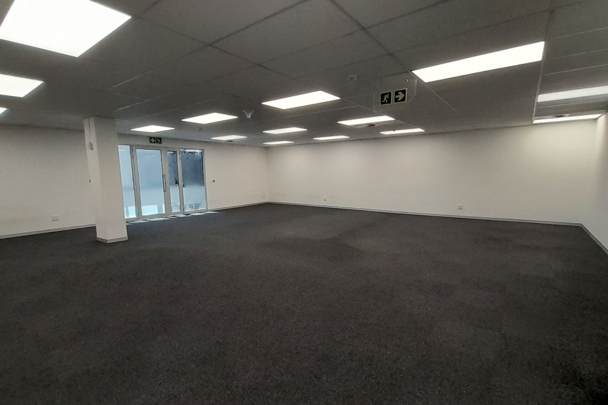 Modern Open Plan Office in the Heart of Menlyn's Commercial Hub - Photo 4