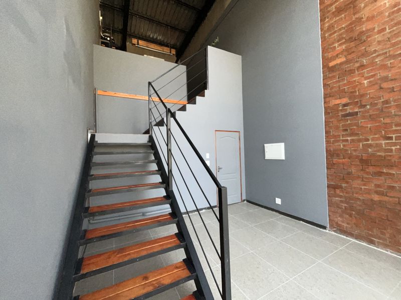 Modern Duplex Office To Let | ±70m2 | Utilities, Security & Parking Included - Photo 4