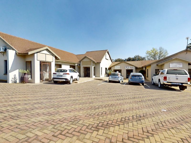 Excellent investment property in Farrar Park. - Photo 1