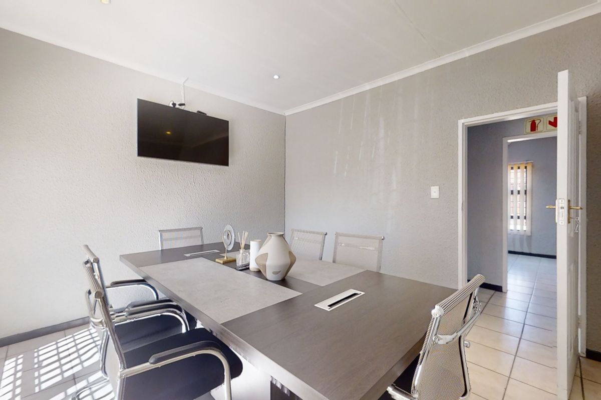 Excellent investment property in Farrar Park. - Photo 3
