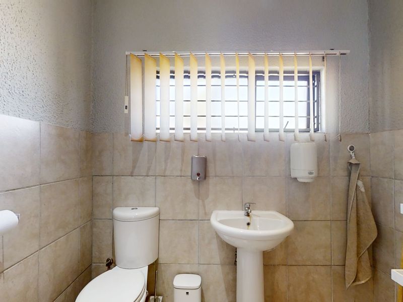 Excellent investment property in Farrar Park. - Photo 10