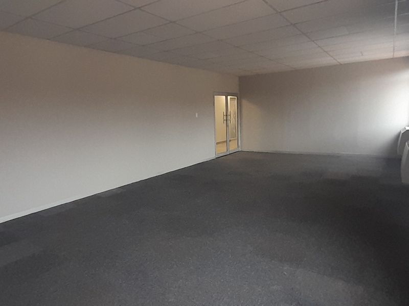 Professional Small Office with Basement Parking Included - Photo 10