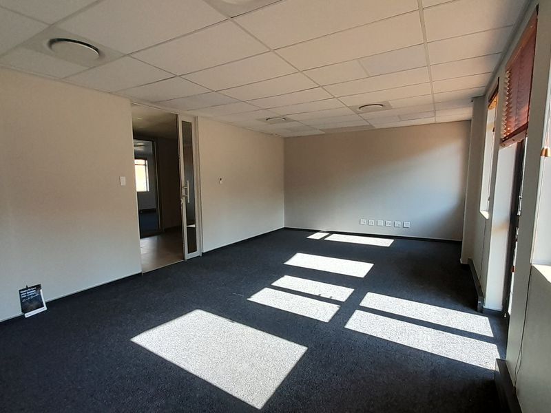 Compact Professional Office in a Prime Boardwalk Address - Photo 7