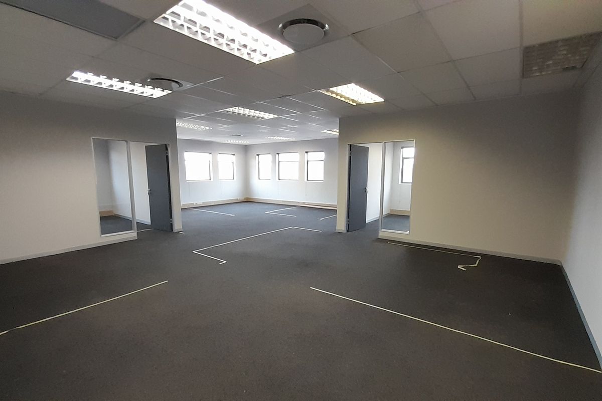 Flexible First Floor Office in a Prime Boardwalk Business Location - Photo 3