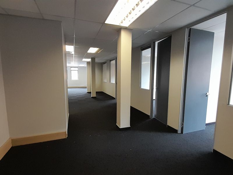 Ground Floor Office with the Right Balance of Open and Private Workspace - Photo 2