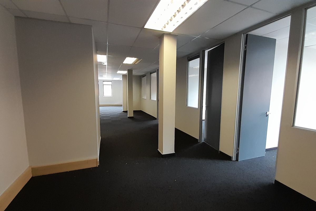 Ground Floor Office with the Right Balance of Open and Private Workspace - Photo 2