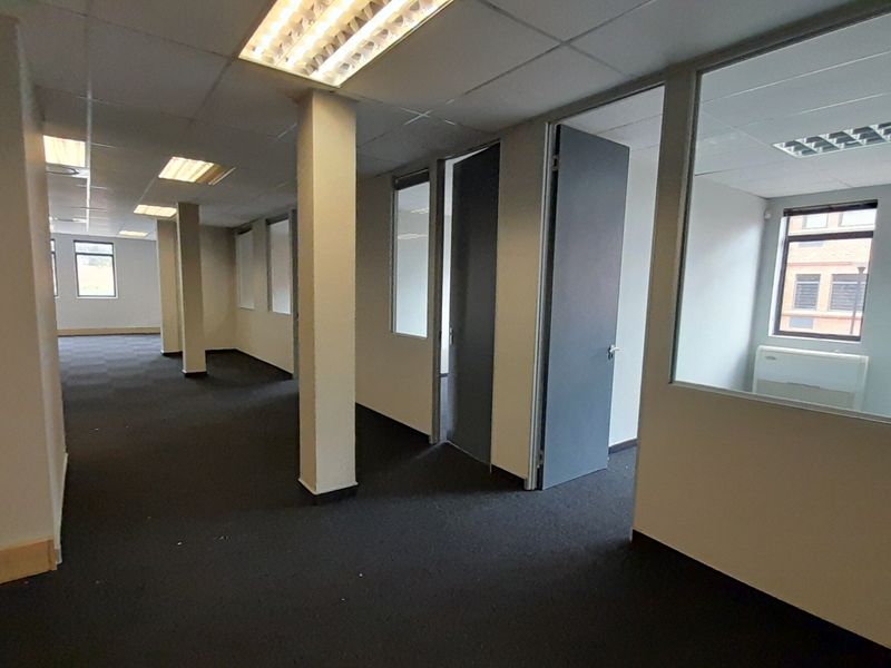Ground Floor Office with the Right Balance of Open and Private Workspace - Photo 3
