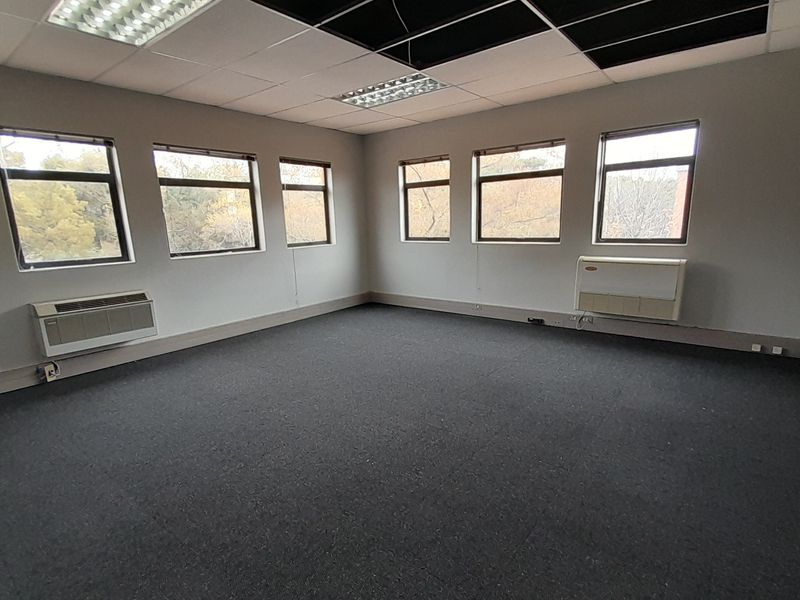 First Floor Office Space Designed for Productive Teams - Photo 10