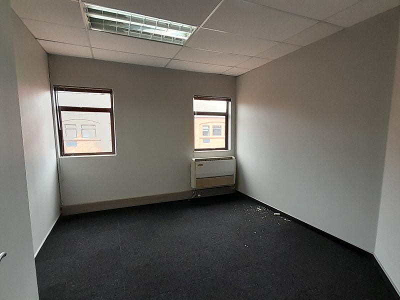 First Floor Office Space Designed for Productive Teams - Photo 7