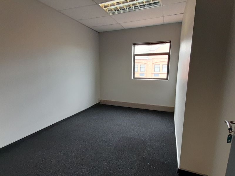 First Floor Office Space Designed for Productive Teams - Photo 8