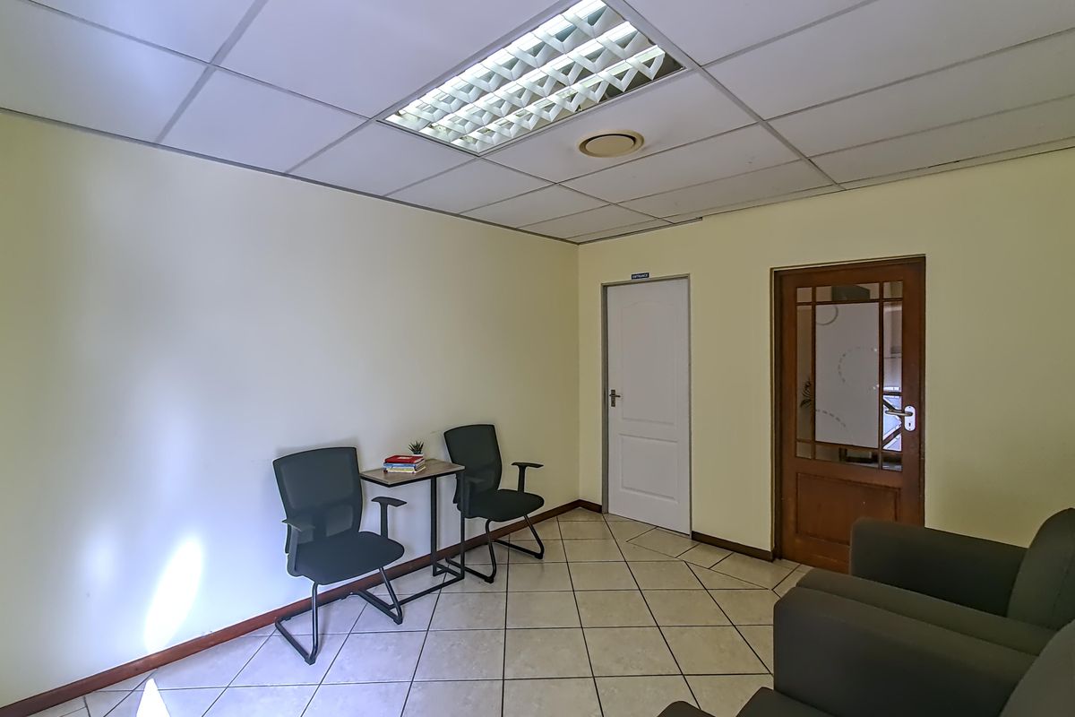 Modern 102m2 Office Space Available Immediately in Wild Fig Business Park - Photo 3