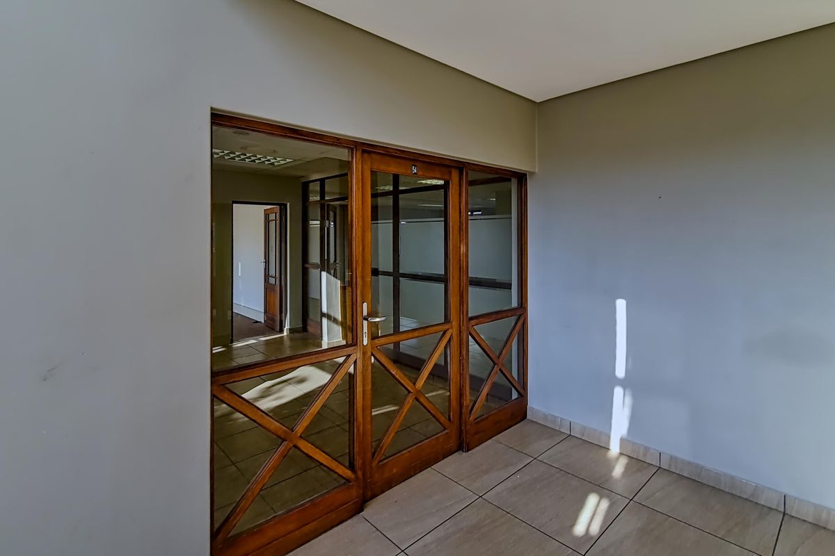 Modern 154m2 A-Grade Office Space Available Immediately – Wild Fig Business Park - Photo 2